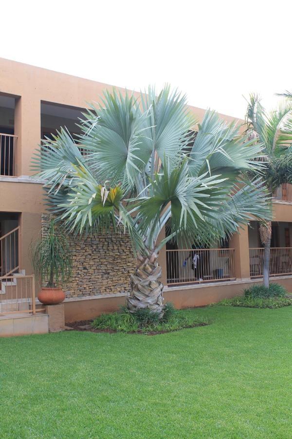 Batter Boys Guest House Pretoria-Noord Exteriör bild
