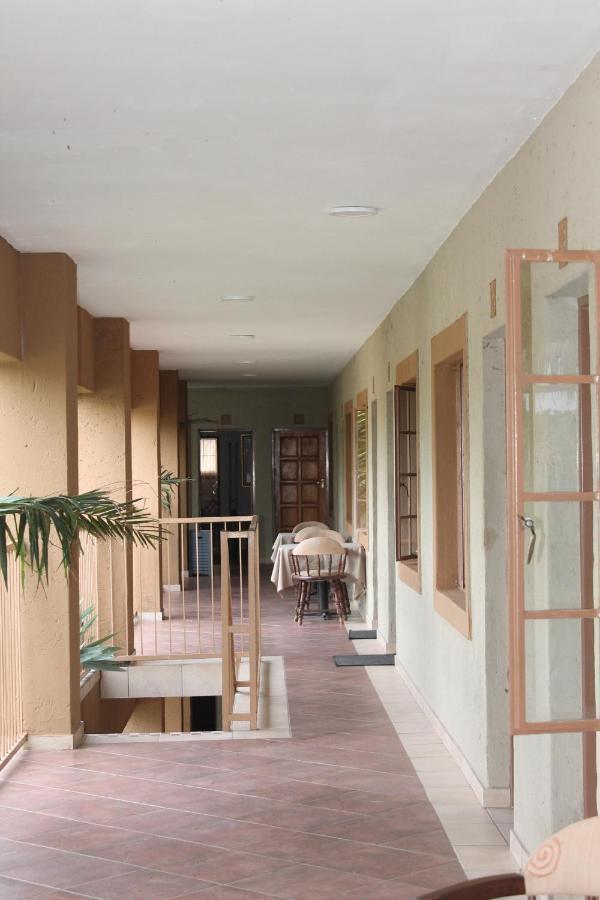 Batter Boys Guest House Pretoria-Noord Exteriör bild